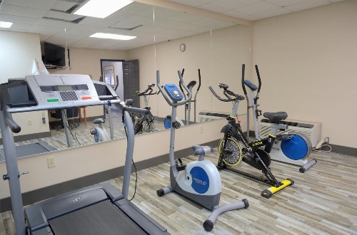 Days Inn by Wyndham Harriman image 1