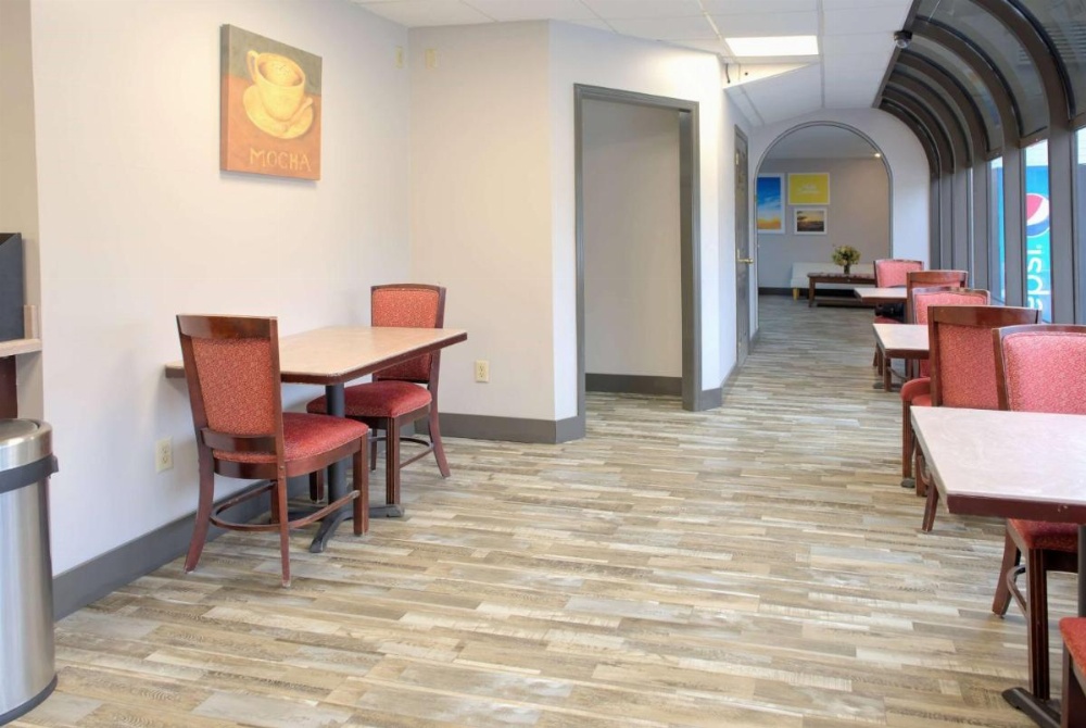 Days Inn by Wyndham Harriman Image 12