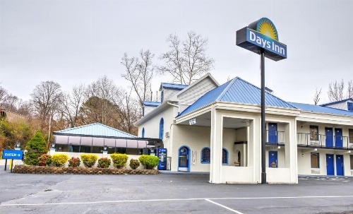 Days Inn by Wyndham Harriman image 20